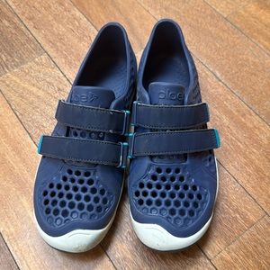 Plae water shoes (big kids size 4)